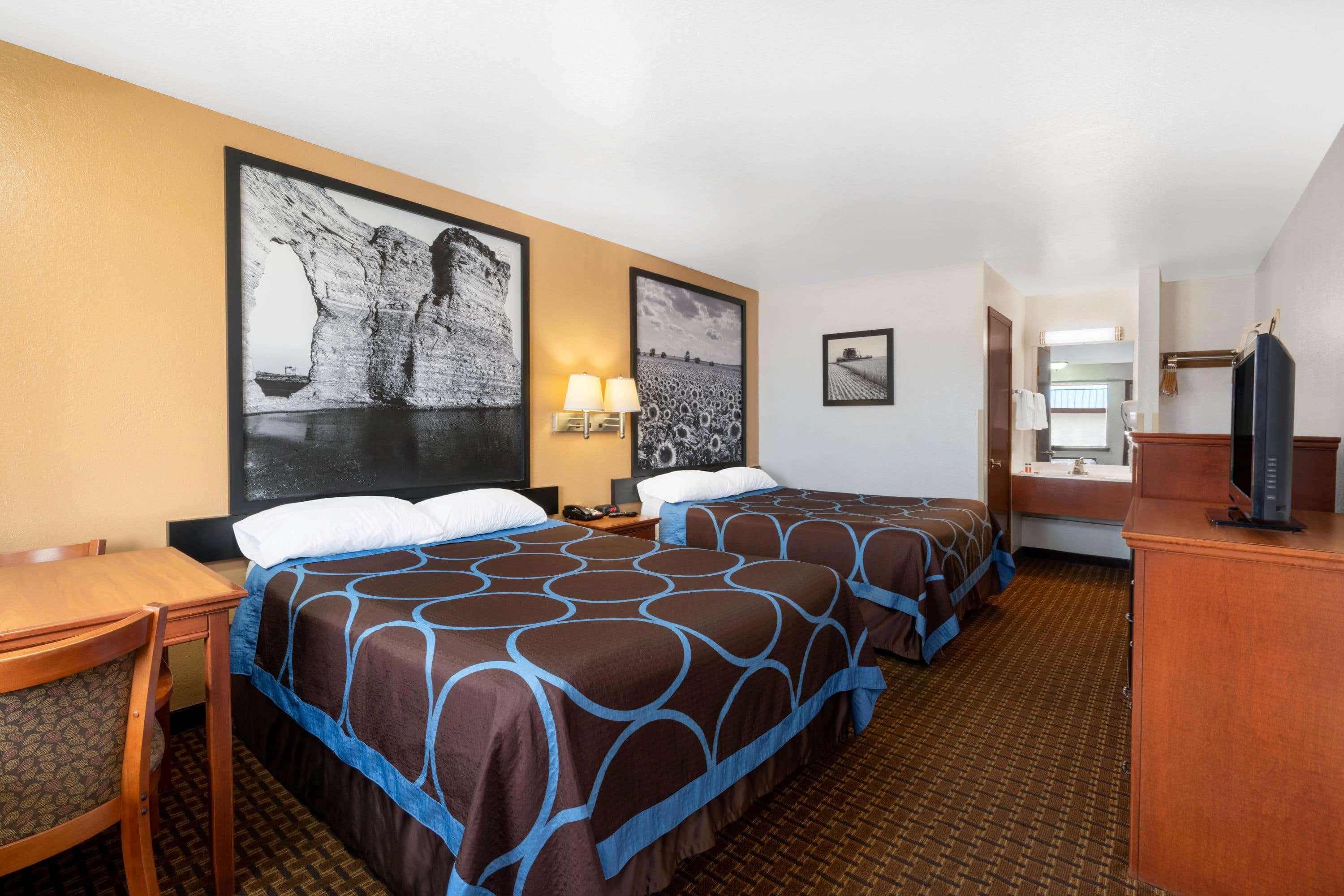 Super 8 By Wyndham Hotel 2*